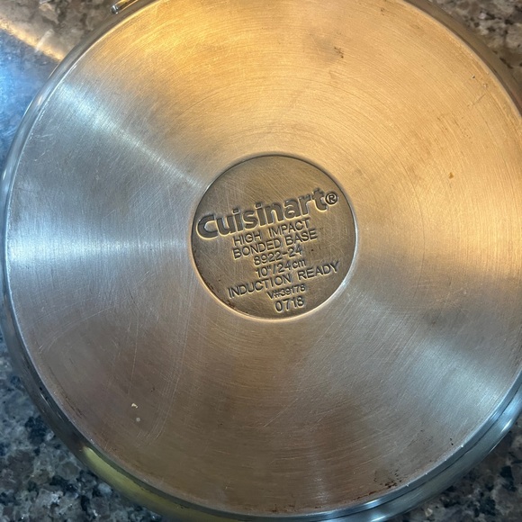 Cuisinarte
HICH IMPACT BONDED BASE
INDUCTION READY HICH IMPACT BONDED BASE - Picture 4 of 4